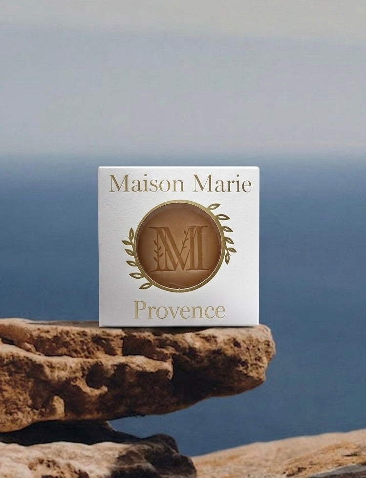 Maison_Marie_Provence_meilleur_marque_de_cosmetique-solide--nettoyant-visage-skincare-naturel-francaise-bio-lait-danesse-savon-visage-peau -seche-nourrissant-skincare-naturel-sopin-visage-anti-age-savon-visage-anti-age-lait-danesse-meileur-marque-provence-laboratoire-dermo-cosmetique-soin-visage-apres-soleil-nettoyant-lotion-geler visage