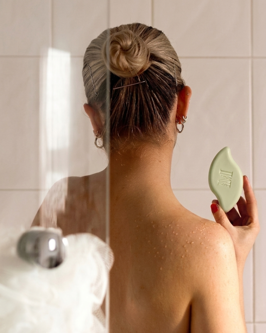 Cuir Chevelu Gras à la Rentrée : Guide Détox Shampoing Solide Purifiant