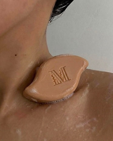Shampoing solide pour cheveux colorés : comment protéger sa couleur