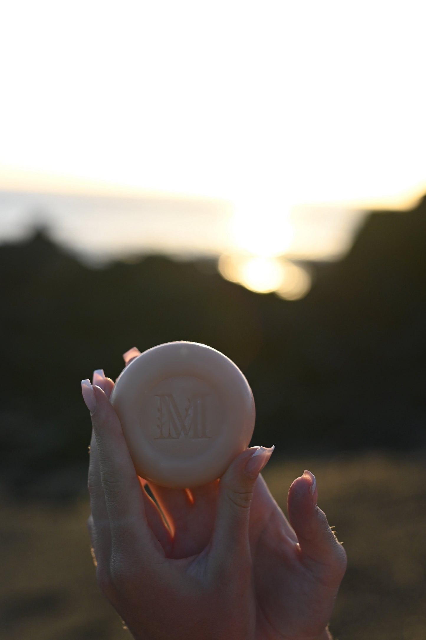 Maison_Marie_Provence_meilleur_marque_de_cosmetique-solide--nettoyant-visage-skincare-naturel-francaise-bio-lait-danesse- anti-point noir-imperfection-soin-peau-seche-peau-sensible-acné-boutons-savon-visage-soin-peau-repulper