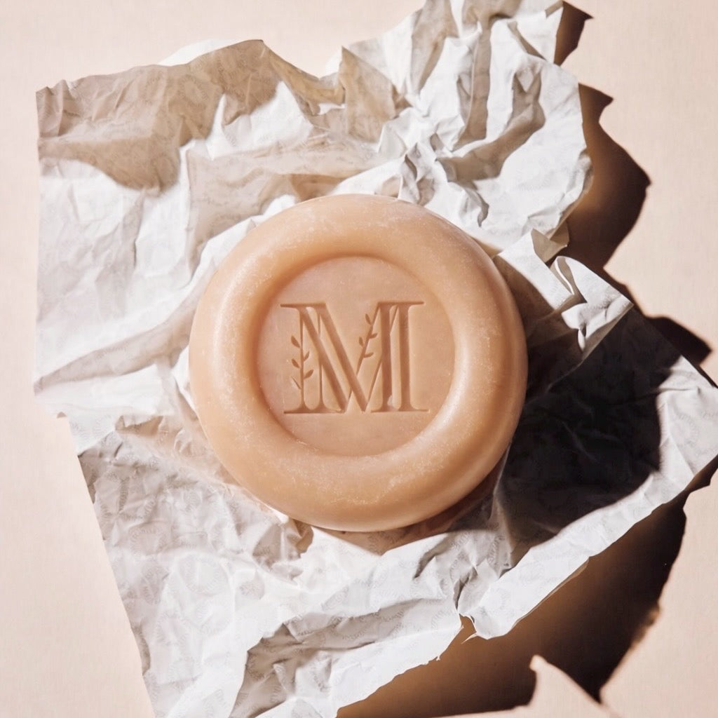 Maison_Marie_Provence_meilleur_marque_de_cosmetique-solide--nettoyant-visage-skincare-naturel-francaise-bio-lait-danesse- anti-point noir-imperfection-soin-peau-seche-peau-sensible-acné-boutons-savon-visage-soin-peau-repulper