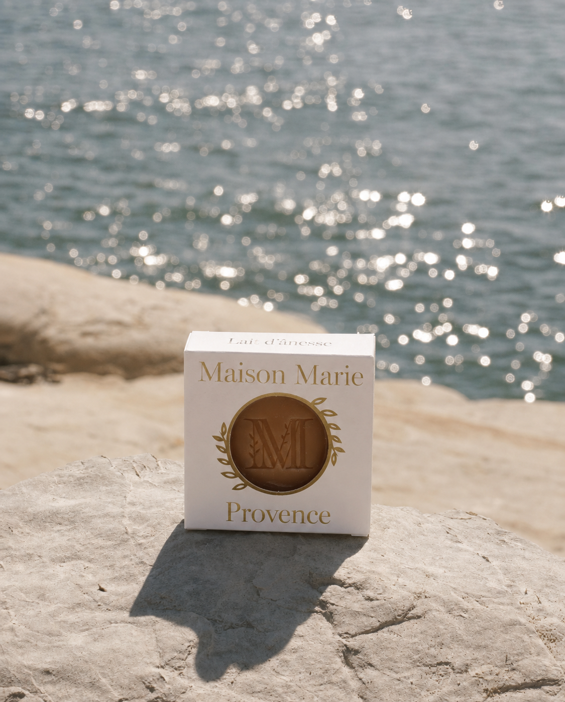 Maison_Marie_Provence_meilleur_marque_de_cosmetique-solide--nettoyant-visage-skincare-naturel-francaise-bio-lait-danesse-savon-visage-peau -seche-nourrissant-skincare-naturel-sopin-visage-anti-age-savon-visage-anti-age-lait-danesse-meileur-marque-provence-laboratoire-dermo-cosmetique-soin-visage-apres-soleil-nettoyant-lotion-geler visage