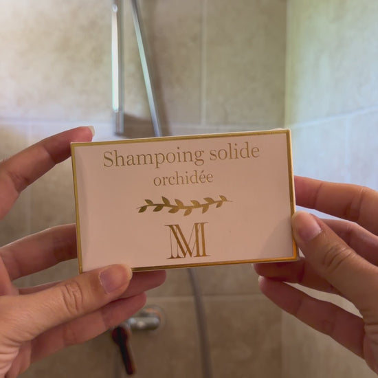 Shampooing-solide-sans-sulfate-anti-cheveux-secs-ultra-moussant-meilleur-marque-shampoing-solide-maison-marie-provence-cheveux-frises-boucles-nourrissant-orchide-naturel-bio-vegan-haircare-naturel