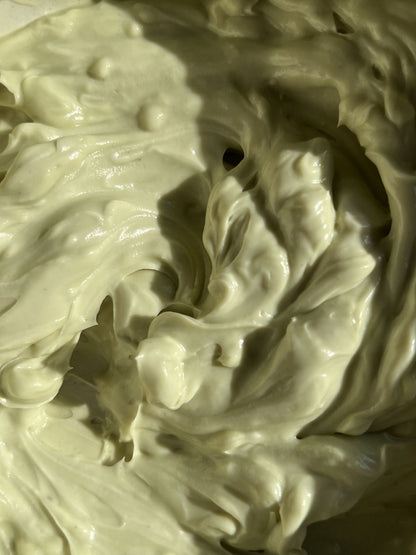 Shampooing-solide-sans-sulfate-anti-cheveux-gras-ultra-moussant-meilleur-marque-shampoing-solide-maison-marie-provence-cheveux-fins-demangeaisons-regulateur-puriifant-huile de romarin-argile-vert-naturel-bio-vegan-haircare-naturel